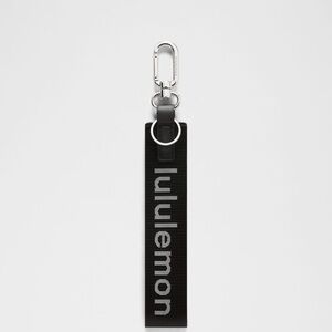 NWOT !  Black + White Lululemon Never Lost Keychain
($20 MSRP)